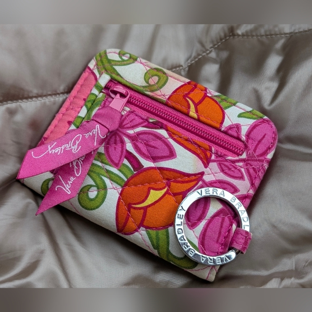 Vera Bradley Quilted Pink and Green Floral Coins Wallet 4 X 3  Small - Picture 2 of 8